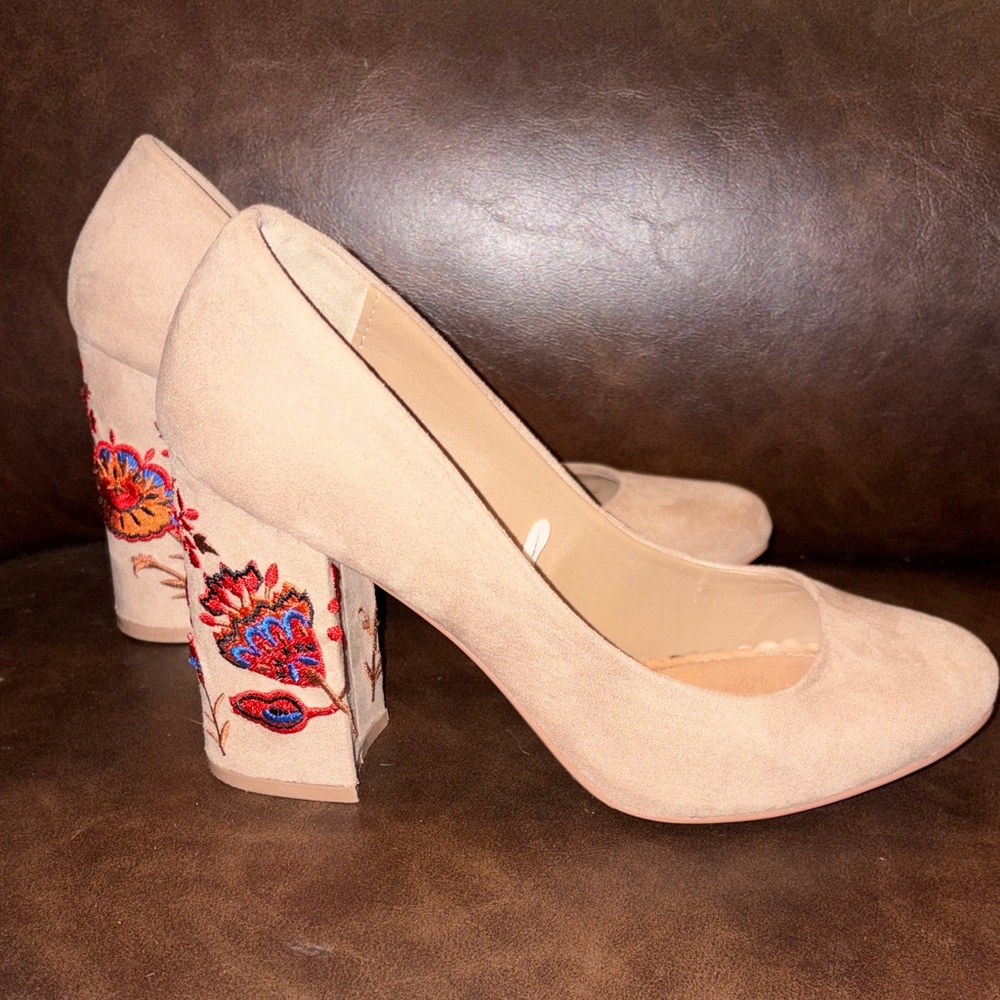 Restricted Floral Embroidered Heels - Picture 4 of 12